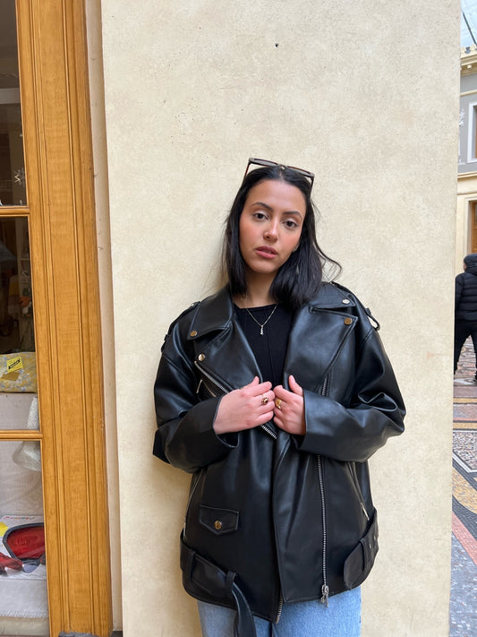 Oversize striukė išsiuntimas rugpjūčio 25 dieną