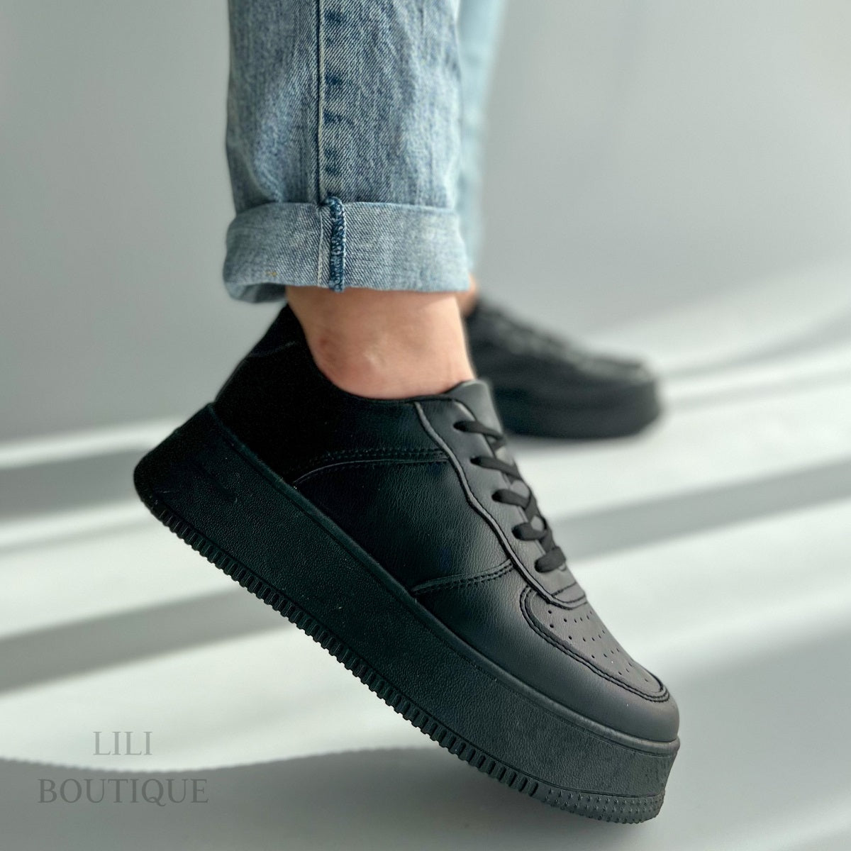Laisvalaikio batai "Black"